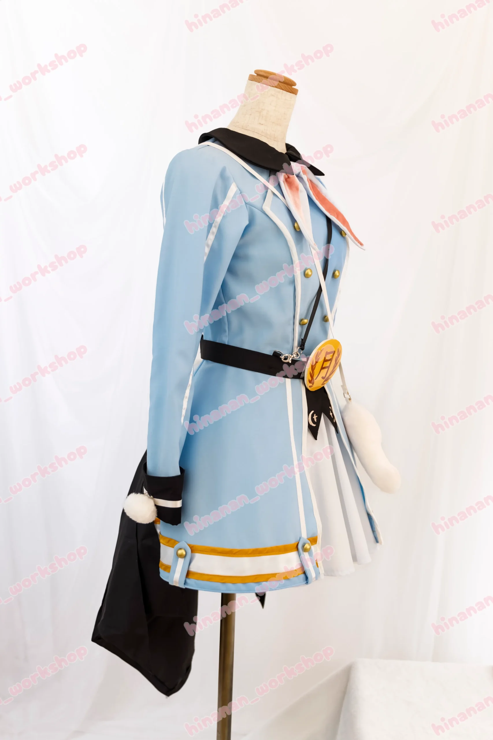 軍服風アイドル衣装横画像